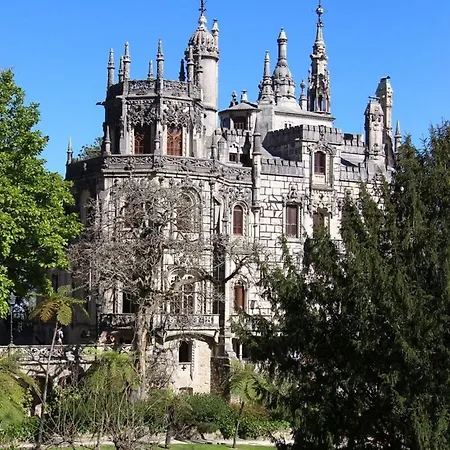 Modern & Cozy Near Sintra
