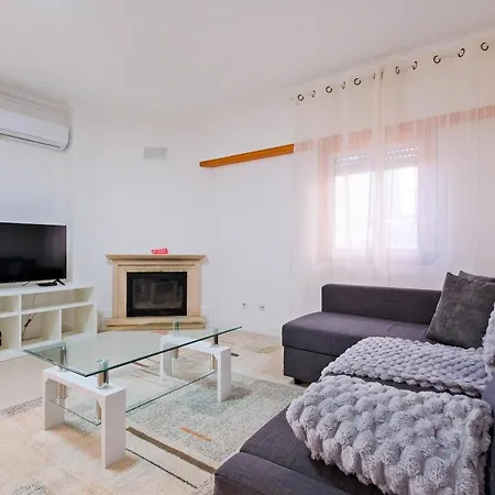 Modern & Cozy Near Sintra Apartman Mem Martins