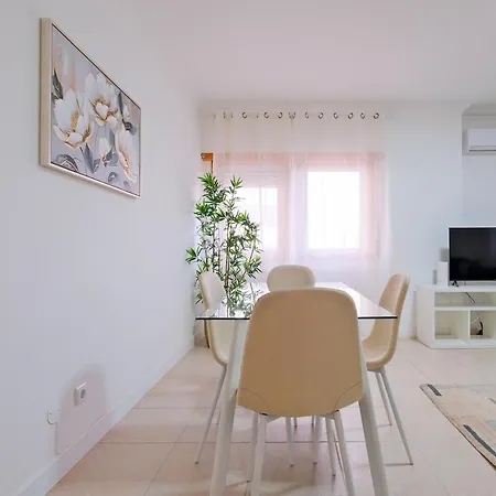 Modern & Cozy Near Sintra Mem Martins