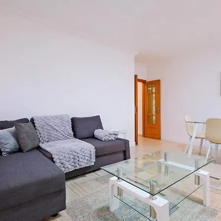 Modern & Cozy Near Sintra * Mem Martins